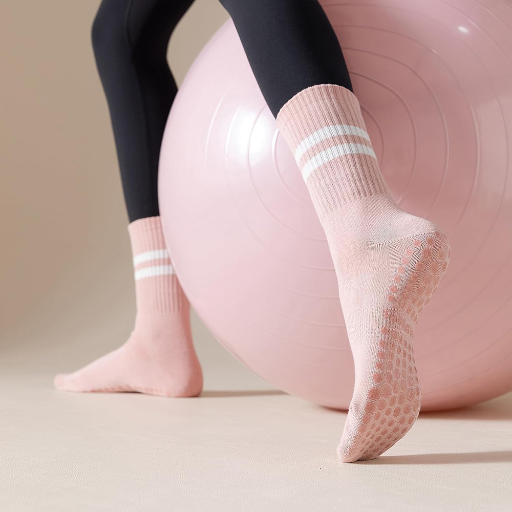 Yoga Pilates Socks with Grips  – Yoga Dance & Fitness Center Llc recenzja i cena